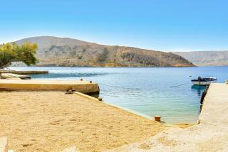 Babara beautiful setting right on beach with modern facilities - 8