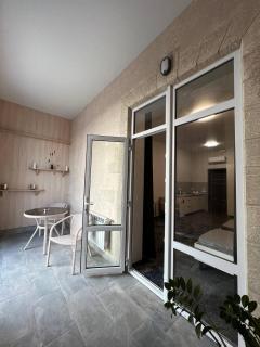 Silveroks Apartment - Prilimanskoye - 2