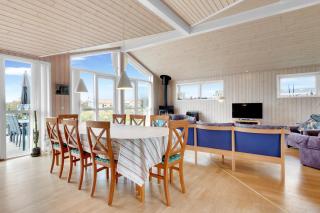 Nice Home In Lokken With 4 Bedrooms And Wifi - Løkken - 8