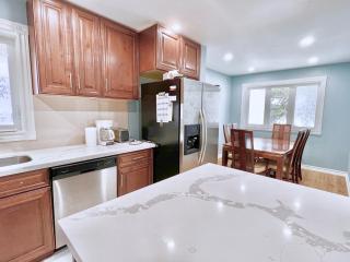 Renovated Rooms 10-min to Finch Subway Near Yonge St - Toronto - 4