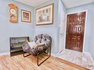 Renovated Rooms 10-min to Finch Subway Near Yonge St - 3