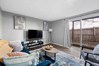 Lovely 3 Bedroom Colonial home - 6