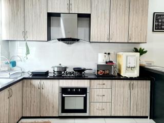Ocean 25 Shamrock Beach Big Group 6 Bedroom 5 Bathroom with Pool - Tanjung Bungah - 2