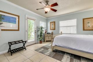 Walkable to Restaurants and Steps to the Beach! - Coconut Villa's Suite 10 - St Pete Beach - 1