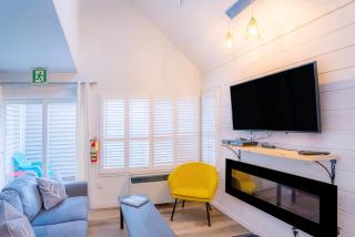 Loft with a view of Blue - Free Wifi, Linens and Towels Included - 0