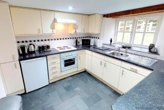 BUCKLAND BREWER COB BARN 2 Bedrooms - Buckland Brewer - 2