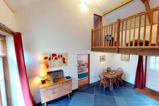 BUCKLAND BREWER COB BARN 2 Bedrooms - Buckland Brewer - 1