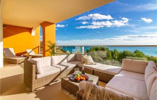 3 Bedroom Cozy Apartment In Villajoyosa - Villajoyosa - 1