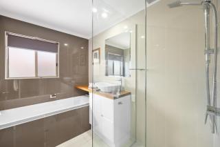 Regency 3 Bedroom Central Town House - Mooloolaba - 1