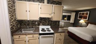 Nashoba Valley Inn & Suites - Ayer - 0