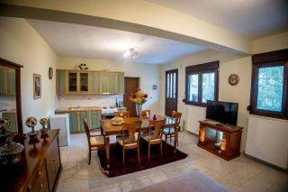Mountain house Lailias - - 0