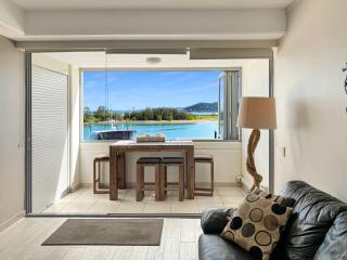Blue on Blue Studio Room 1272 - Nelly Bay - 3