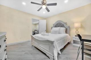 Cozy 2 Bedroom Duplex In Charlotte, Jacuzzi, Sleeps 6 plus 2 - Charlotte - 3