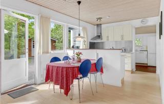 2 Bedroom Cozy Home In Nexø - 6