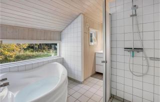 4 Bedroom Cozy Home In Aakirkeby - Vester Sømarken - 3