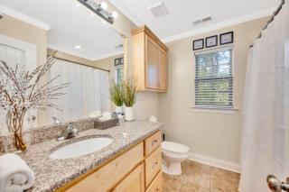 Cozy 2B Townhouse King Bed Free Parking TV in BRs - 7