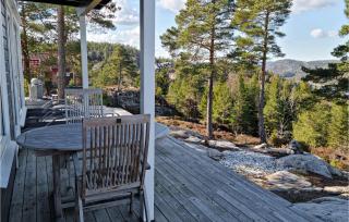 Lovely Home In Risør With Sauna - Risør - 3
