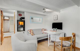 1 Bedroom Awesome Home In Svaneke - Svaneke - 8