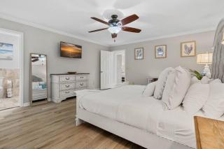 Cozy Lake Home - Jacuzzi King Bed Marina Access - Mooresville - 5
