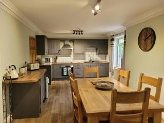 Stunning 2 bedroom cottage on the River Wensum - 3
