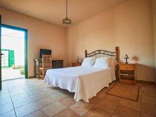 Holiday home in La Oliva Fuerteventura with swimming pool - La Oliva - 7
