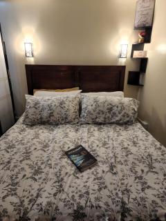 Lucky East Serin with Netflix DisneyPlus FreeCoffeeTea & Recliner - Tagaytay - 1