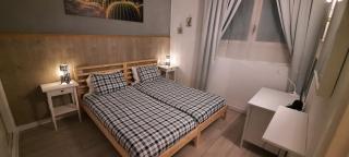 Lanzarote-Beach-Apartment, Las Cucharas Beach, Costa Teguise -- 1 MINUTE WALK FROM MAIN SQUARE, 35 METERS FROM BEACH - Costa Teguise - 7