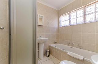 Peter's Guesthouse - 7