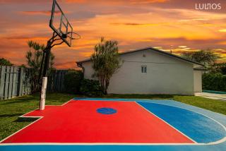 Magical Miami Retreat with Heated Pool, Mini Golf, and Basketball Court L19 - Miami - 5