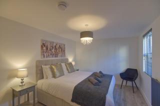 Marina Walk, New Luxury Coastal Apartment in The English Riviera, close to the Shops, Bars and Restaurants with Torquay Marina and Torre Abbey Sands Beach a short walk away! - 1