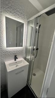 Appartement F2 meublé - tout équipé - Tv netflix - 4 personnes - Lisieux - 2