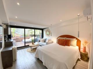 AmazINN Places Casco Viejo private Rooftop and Jacuzzi - 8