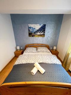 Apartment Love - Vlasic - 4