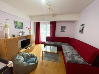 Apartment Love - Vlasic - 3