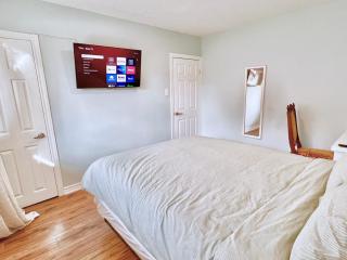 Renovated Rooms 10-min to Finch Subway Near Yonge St - 6