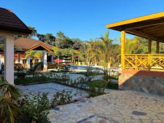 Villa Yisbel By Hospedify - Villa con Piscina, jacuzzi, mesa de billas, y cancha de Basketball - Jarabacoa - 7