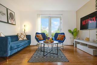 Stylish Apartment with Balcony, Free Parking, Fast Wifi and Smart TV with Sky and Netflix by Yoko Property - 8