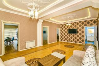 Nizami Street nearby McDonald's Shikka - Baku - 6