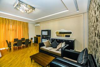 Luxury House in Nizami Street - Baku - 0
