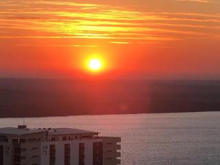 Above & Beyond (21st floor two bedrooms apartment) - 5