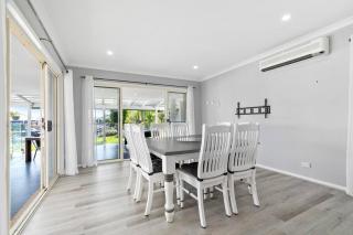 Voyagers Resort - Stunning home! - Banksia Beach - 5