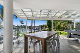 Voyagers Resort - Stunning home! - Banksia Beach - 2