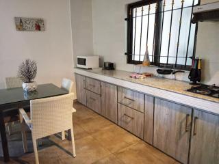 1 Bedroom Apartment in Pereybere with Private Balcony - Pereybere - 8