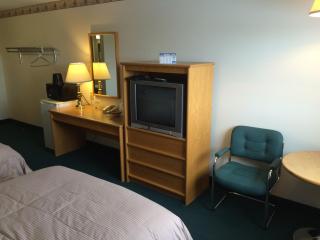 Colonial Inn - Brandon - 8