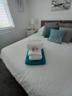 Cottage, Hot Tub, Open fire, Games Room, large Garden Sleeps 2-8 - 4