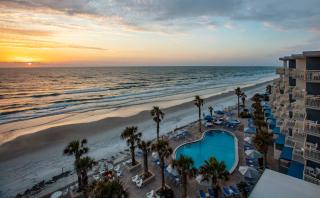 The Shores Resort & Spa - 4