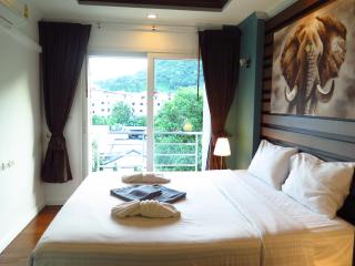 639 2 Bedroom Contemporary Teak Wood Patong Beach - 6