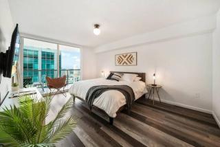 Penthouse APT w Private Balcony King Bed Parking - Miami - 8