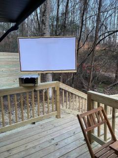 Daffodil Dream Camper with Hot Tub - Movie Screen - Fire Pit - BBQ - - 6