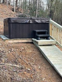 Daffodil Dream Camper with Hot Tub - Movie Screen - Fire Pit - BBQ - - 9